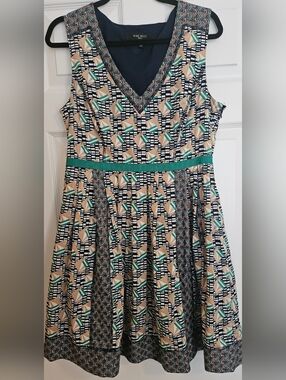Nine West Geometric Print V-Neck Sleeveless Dress in Navy, Teal, Beige. Size 14.